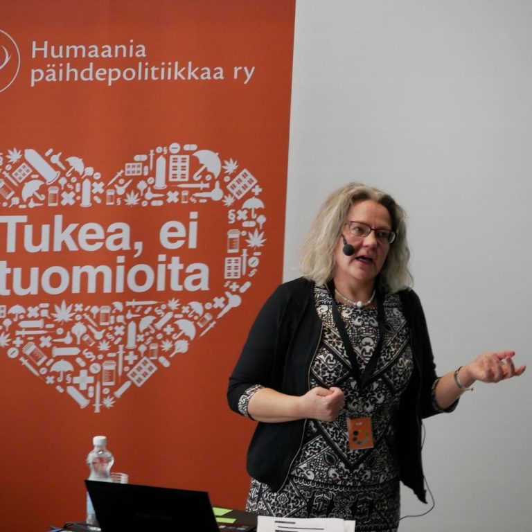 Rikosoikeuden professori Heini Kainulaisen mukaan huumeiden käytön rangaistavuudesta voitaisiin luopua.